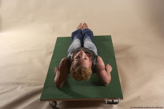 Casual Woman White Kneeling poses - ALL Muscular Kneeling poses - on one knee medium blond Academic