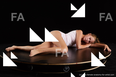 laying reference isla 07