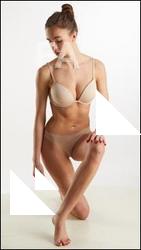 Kneeling reference poses Malin