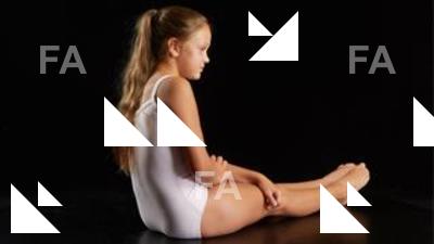 Sitting reference poses Esme