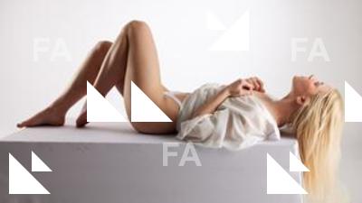 Laying reference poses Unaisa