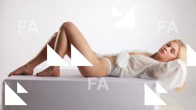 Lying reference poses Unaisa