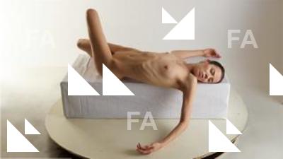 Lying reference poses Tracey