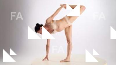 Standing reference poses Hanane