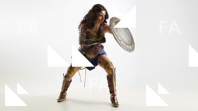 Fighting reference poses Mrs. Physiotherapist