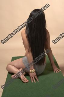 darja kneeling 51