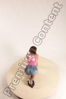 karina kneeling 26a