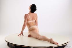 Kneeling reference poses Hanane