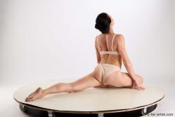 Kneeling reference poses Hanane